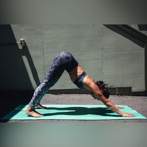 Lululemon Align 25” Black/Indigo Floral Leggings - 4